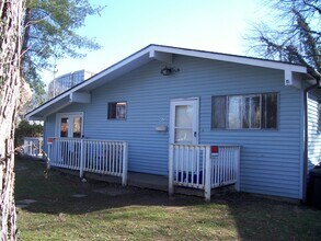 430 N Roosevelt St in Bloomington, IN - Building Photo - Building Photo