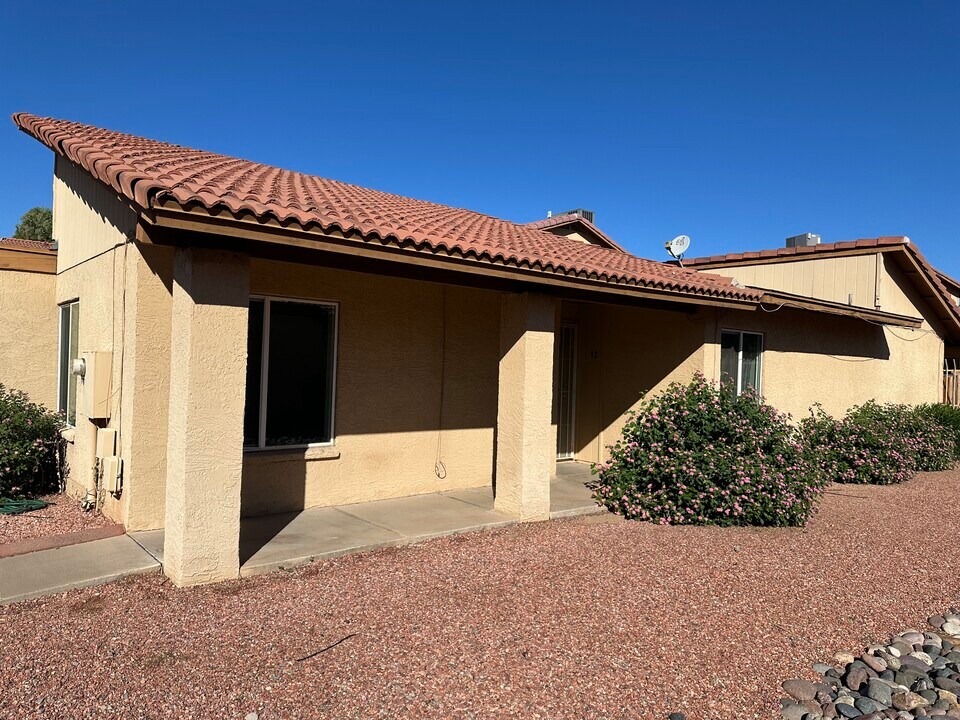 14837 N 25th Dr, Unit 13 in Phoenix, AZ - Building Photo