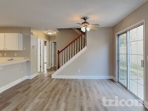 1716 Beacon Valley Dr in Raleigh, NC - Foto de edificio - Building Photo