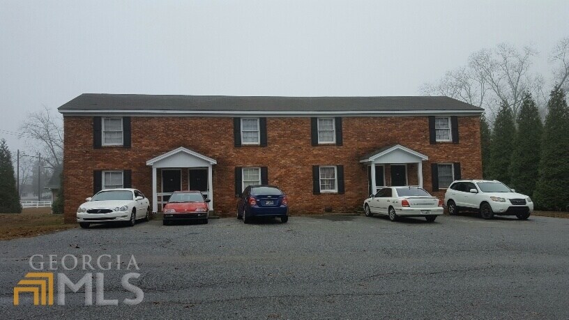 301 Cedar Creek Rd in Winder, GA - Building Photo