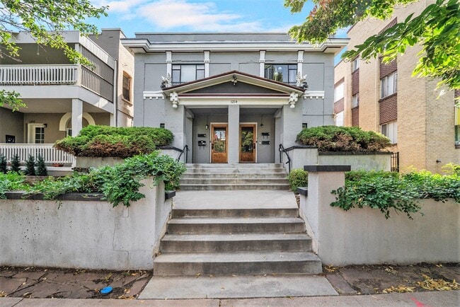 property at 1214 N Pearl St