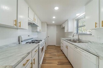 802 Birchwood Dr in Garland, TX - Building Photo - Building Photo