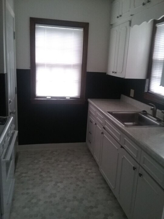 21 E Kansas City St in Rapid City, SD - Building Photo