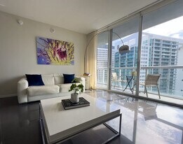 485 Brickell Ave in Miami, FL - Building Photo