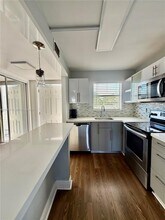 8350 Sunrise Lakes Blvd in Sunrise, FL - Building Photo - Building Photo