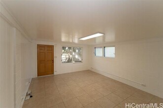 2260 Waiomao Rd in Honolulu, HI - Building Photo - Building Photo