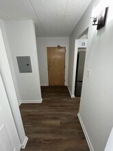 9128 W Terrace Dr in Niles, IL - Building Photo - Building Photo