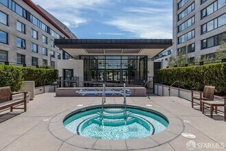 250 King St in San Francisco, CA - Building Photo - Building Photo