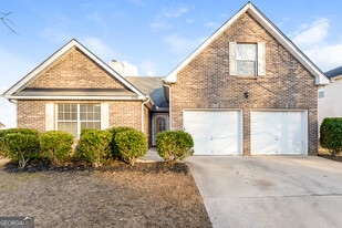 5754 Star Flower Dr in Ellenwood, GA - Building Photo