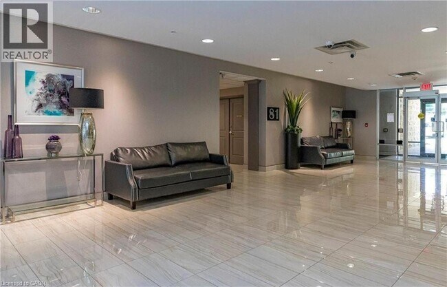 81 Robinson St in Hamilton, ON - Building Photo - Building Photo