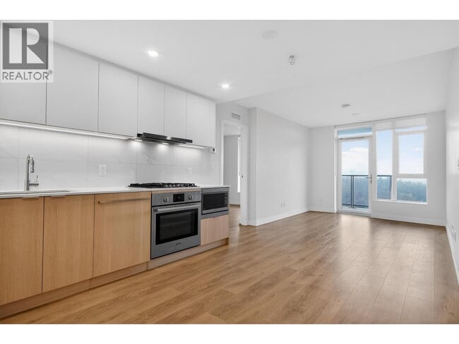 property at 318 Alderson Ave