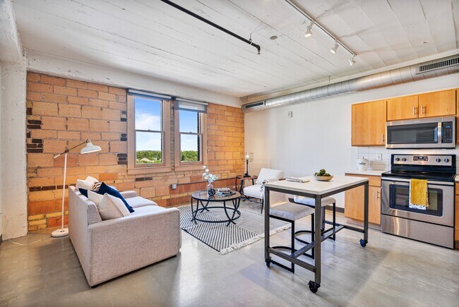 700 Central Lofts and Flats in Minneapolis, MN - Building Photo - Building Photo