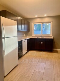806 Undercliff Dr photo'