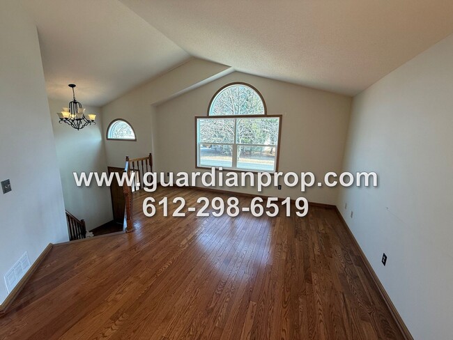 5765 Ridge Creek Rd in Shoreview, MN - Building Photo - Building Photo