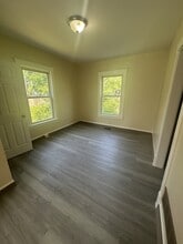 1211 E 86th St in Cleveland, OH - Foto de edificio - Building Photo