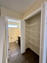 1060 Lacey Ln in Tallahassee, FL - Foto de edificio - Building Photo