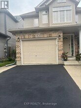 564 Woolgrass Ave in Waterloo, ON - Building Photo - Building Photo