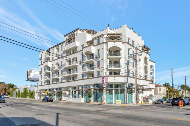 RBM LaBrea & 12th Apartments in Los Angeles, CA - Foto de edificio - Building Photo