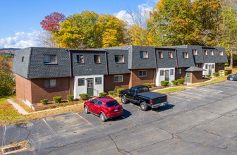 Brookgate Apartments in Torrington, CT - Building Photo - Building Photo