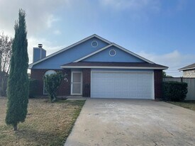 2301 Dickens Dr in Killeen, TX - Building Photo