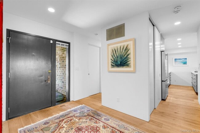 17 Waters Edge in Rye, NY - Building Photo - Building Photo