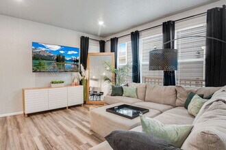 18320 E Mississippi Ave in Aurora, CO - Building Photo - Building Photo