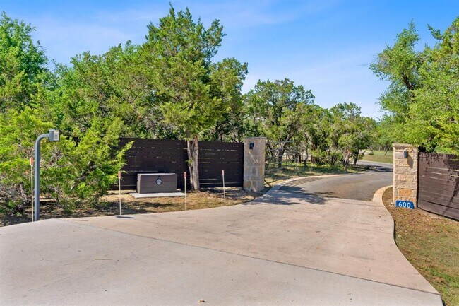 property at 600 S Oak Forest Dr