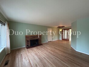 1120 W 26th Ave in Eugene, OR - Building Photo - Building Photo