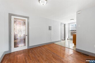 154 N 14th St, Unit 3rd Floor in East Orange, NJ - Building Photo - Building Photo
