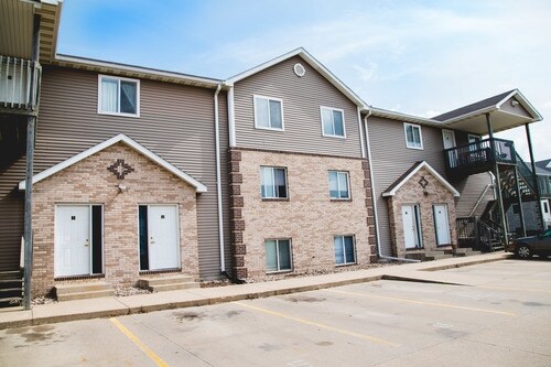 Twain Circle Apartments in Ames, IA - Foto de edificio - Building Photo