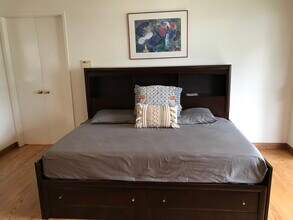 6000 Bixby Village Dr, Unit #13 in Long Beach, CA - Foto de edificio - Building Photo