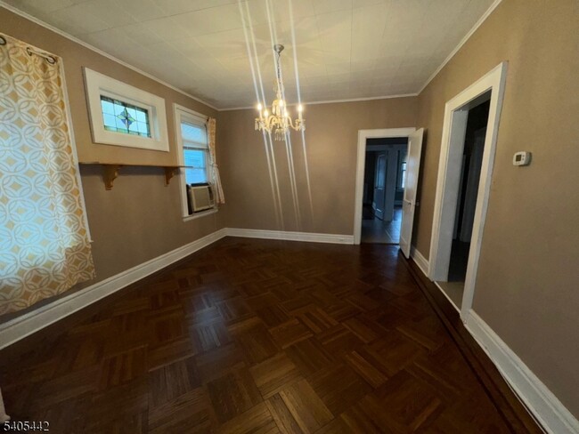 742 Pennington St in Elizabeth, NJ - Foto de edificio - Building Photo