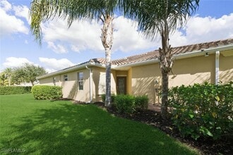 2080 Wellington St in Naples, FL - Building Photo - Building Photo