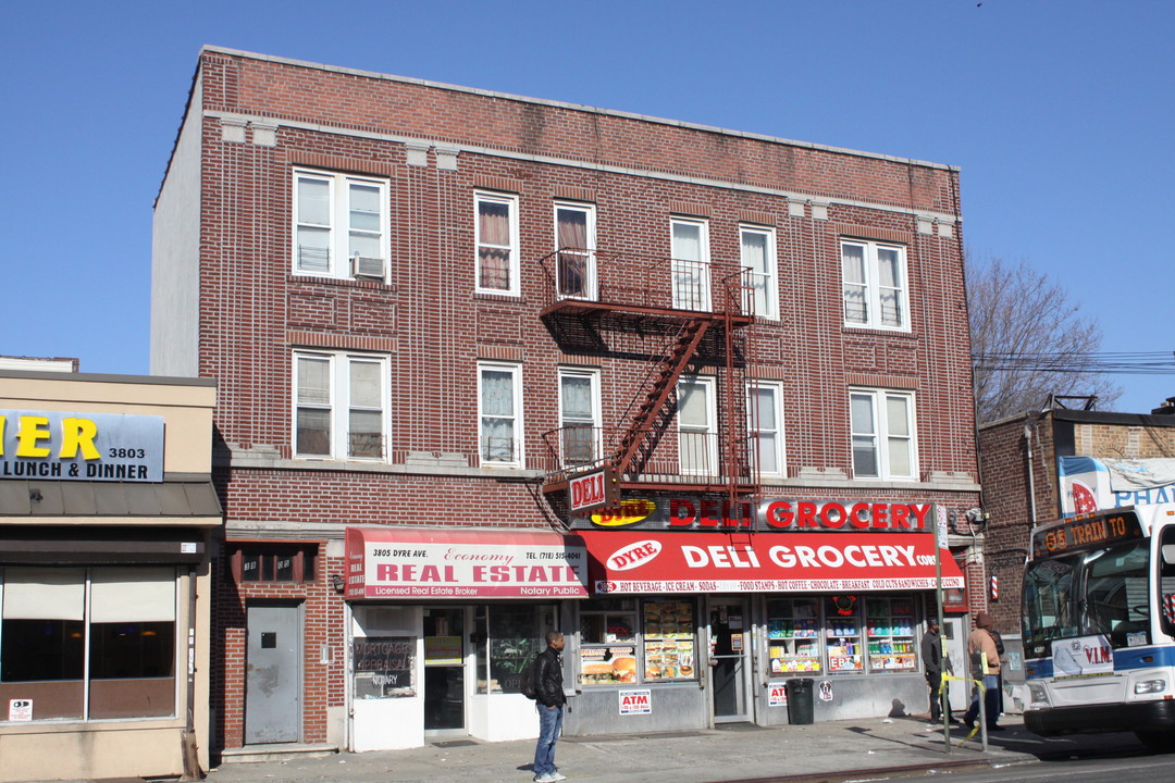 3805 Dyre Ave in Bronx, NY - Foto de edificio