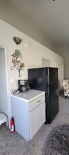 2333 246th Pl, Unit Tree Top Inn in Lomita, CA - Building Photo - Building Photo