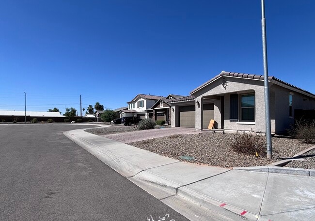 6322 N 67th Ln in Glendale, AZ - Building Photo - Building Photo