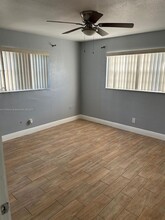3308 NW 36th Ave in Lauderdale Lakes, FL - Foto de edificio - Building Photo