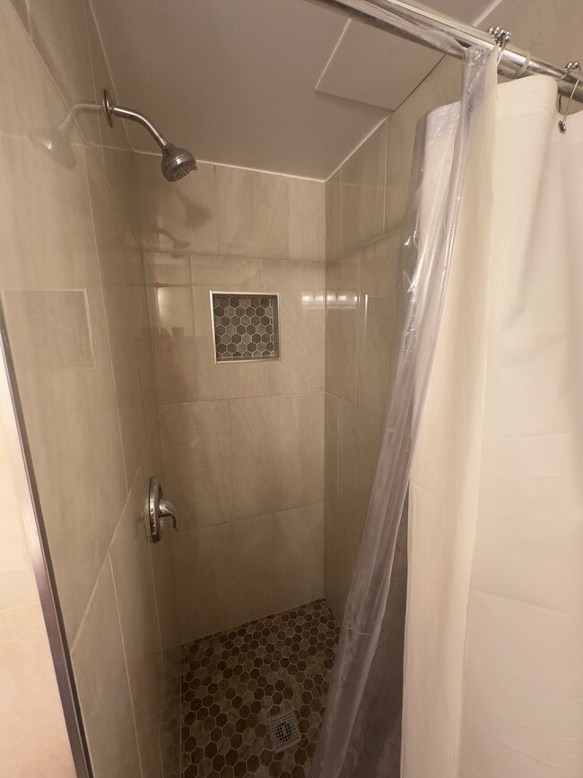 8500 Magnolia Dr in Lanham, MD - Foto de edificio - Building Photo