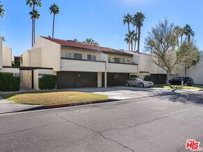1472 S Camino Real in Palm Springs, CA - Foto de edificio - Building Photo