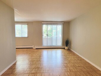 Sharon Garden Suites in Guelph, ON - Building Photo - Building Photo