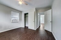 5109 Clover St photo'