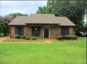827 N Gap Loop in Montgomery, AL - Building Photo