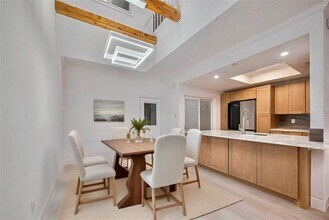 1911 Bering Dr in Houston, TX - Building Photo - Building Photo
