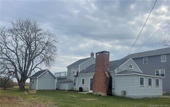 86 Seaside Ave in Guilford, CT - Building Photo - Building Photo