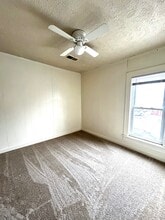 345 N Main St in Roanoke, IN - Building Photo - Building Photo