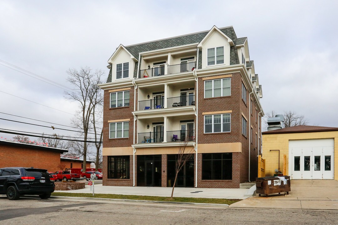 114-116 W Walnut St in Oxford, OH - Building Photo