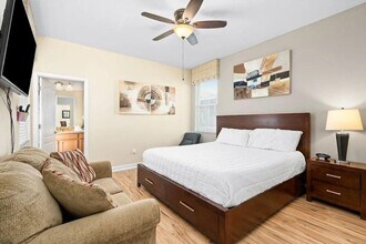 8950 Bismarck Palm Rd in Kissimmee, FL - Building Photo - Building Photo