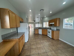 10613 Sabino Canyon St in Las Vegas, NV - Building Photo - Building Photo