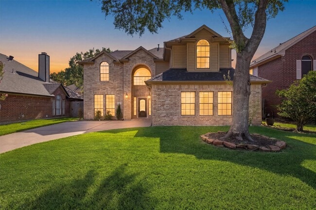 property at 19307 Pinewood Bluff Ln