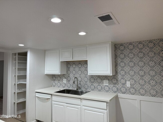 503 E Loyola Dr in Tempe, AZ - Building Photo - Building Photo